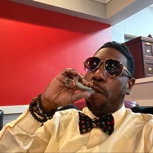 Meet your Posher, Leonard